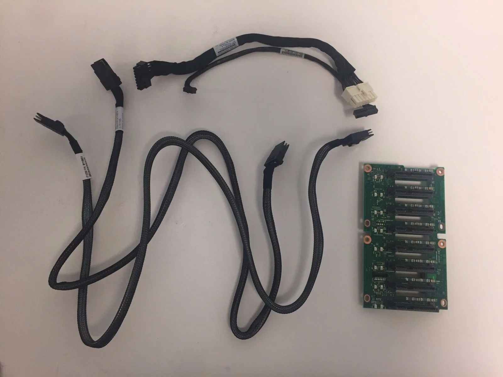 KIT DE ENSAMBLE IBM 8 X 2.5 IN HDD X3650M4